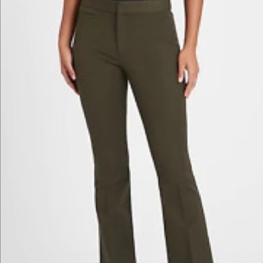 NWT banana republic Sloan flare pants in olive green